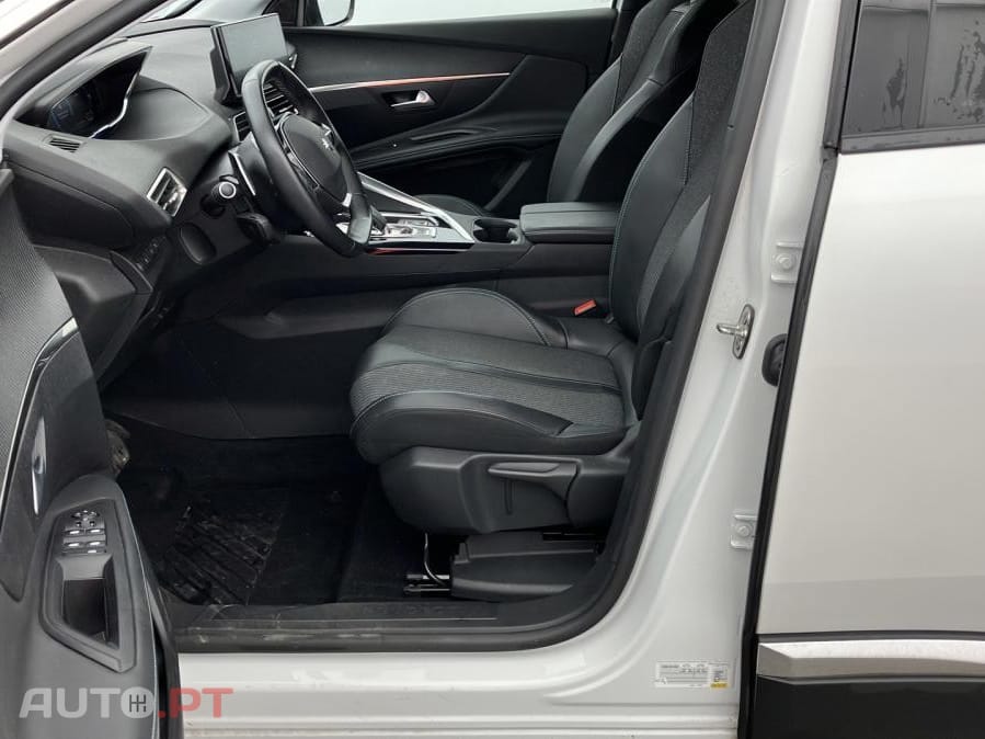 Peugeot 3008 1.6 Hybrid Allure e-EAT8