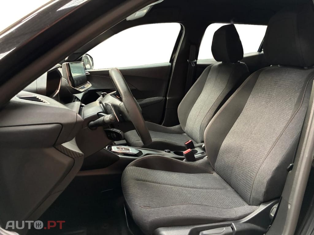 Peugeot 2008 1.2 Hybrid Style e-DCS6