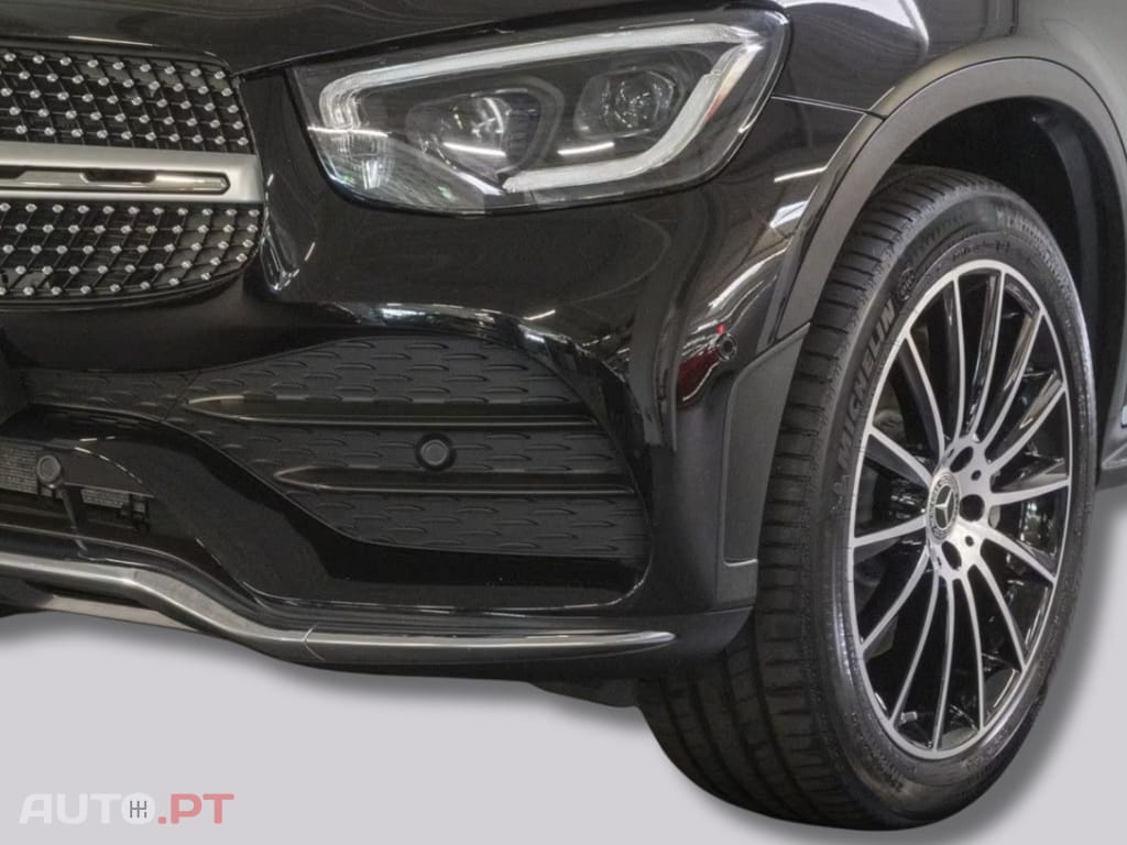 Mercedes-Benz GLC 300 I.V.A DEDUTIVEL de 4M AMG