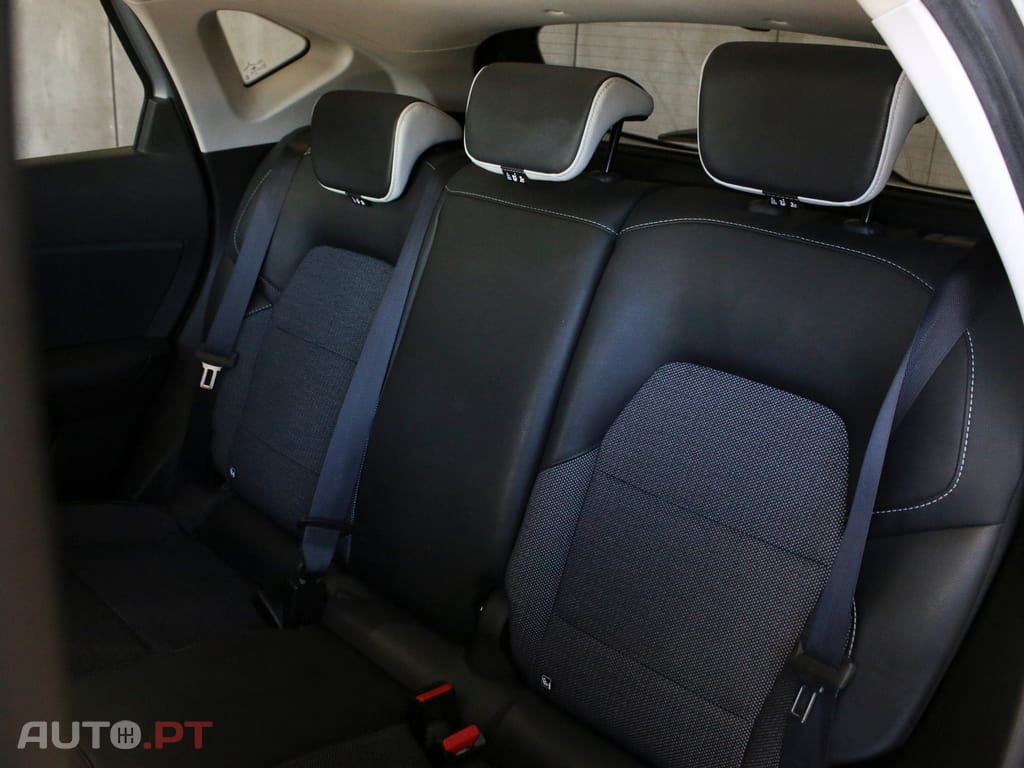 Renault Captur Outro