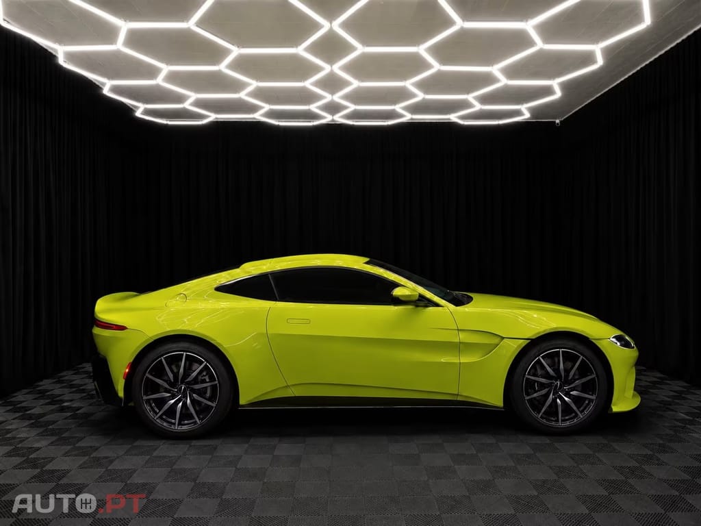 Aston Martin Vantage Coupé V8