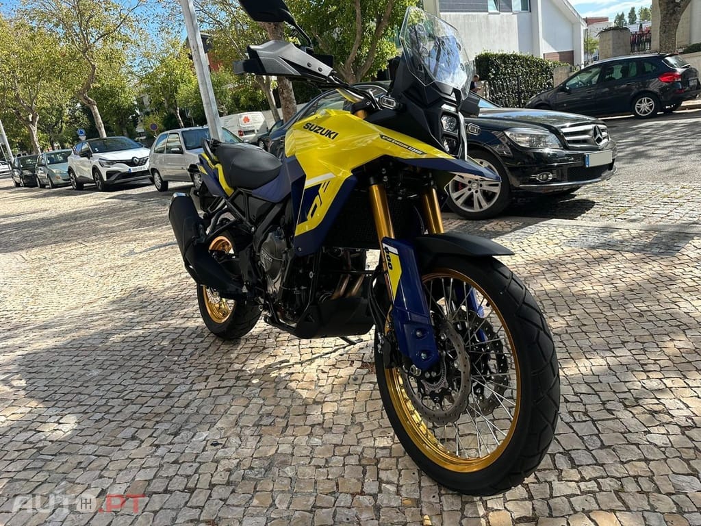 Suzuki V V-storm 800 DE