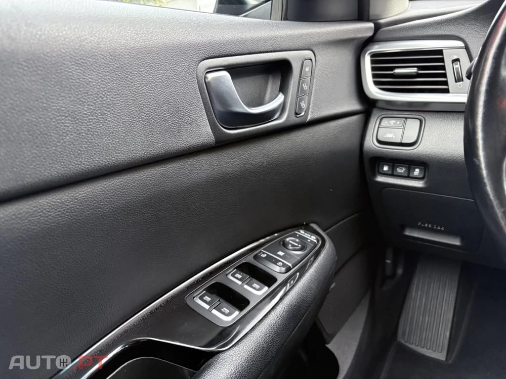 Kia Optima 2.0 CVVT PHEV