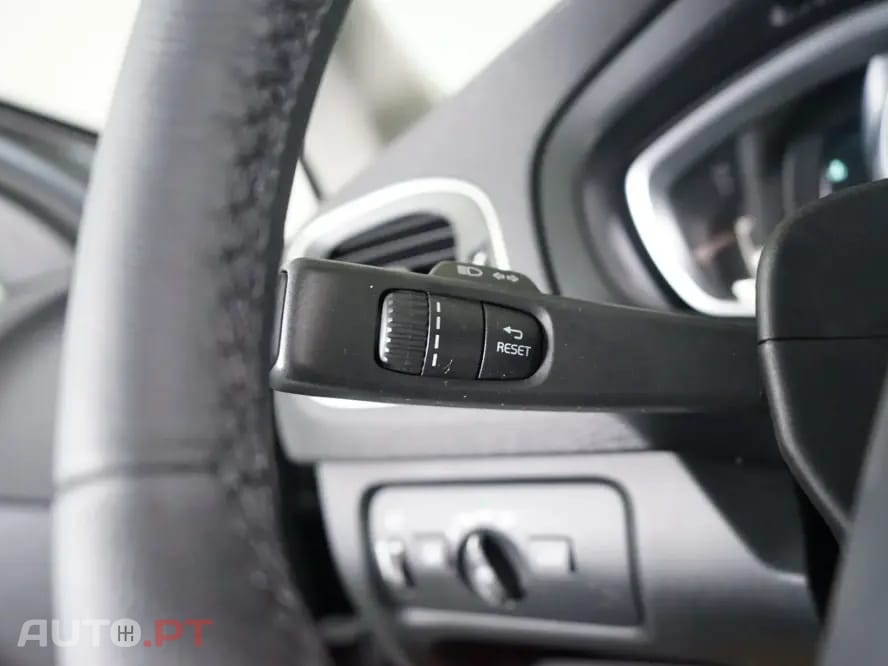 Volvo V40 1.6 D2 Summum