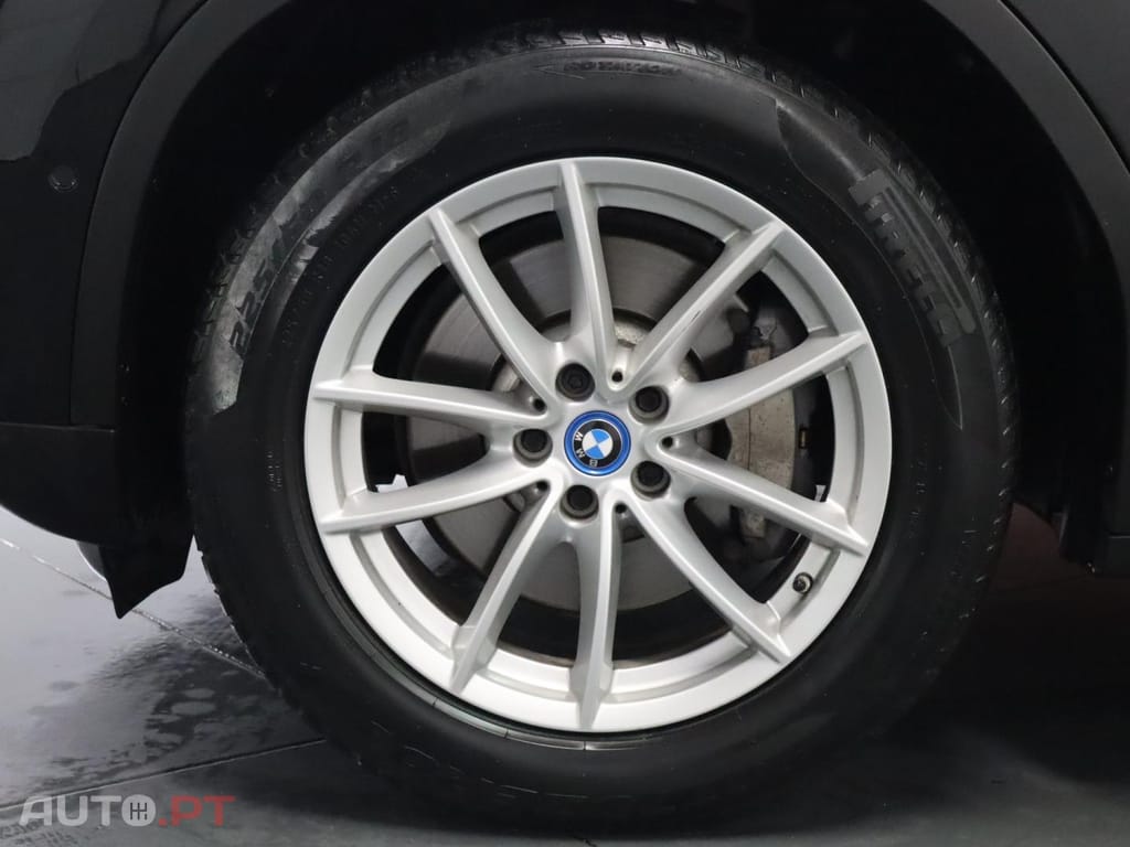 BMW X3 xDrive30e Auto — fotografia 25