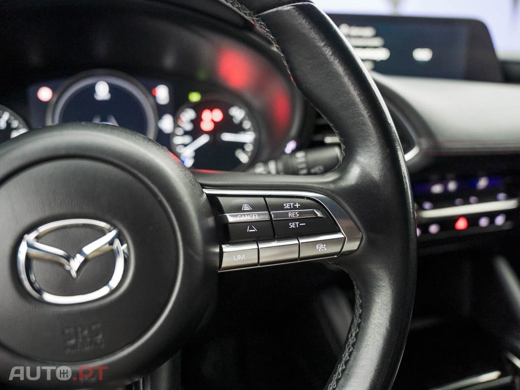 Mazda 3 2.0 e-Skyactiv-G Homura AT