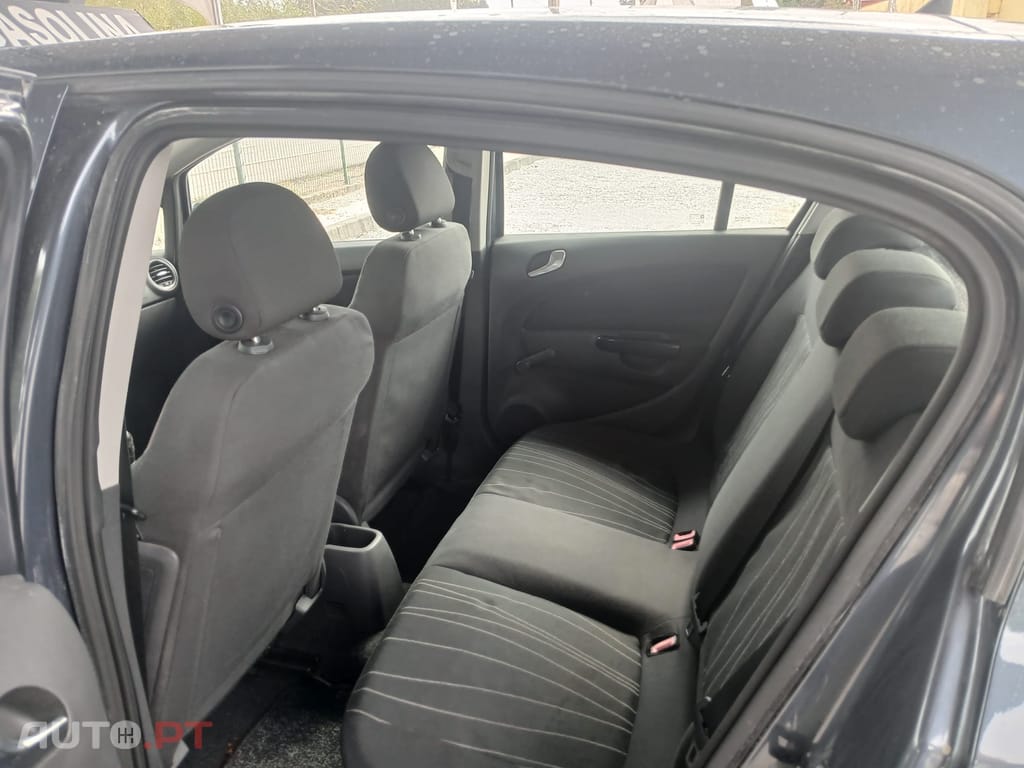 Opel Corsa 1.2 Enjoy