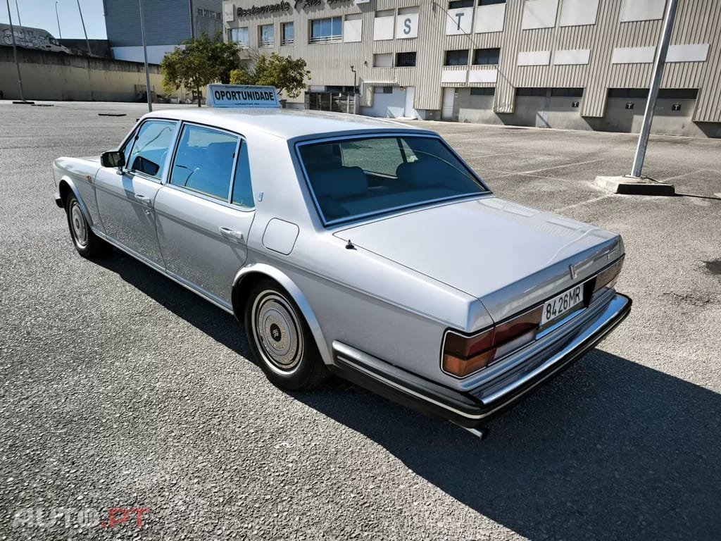 Rolls Royce Silver Spur 2 AXLE RIGID BODY 4 DOOR SALOON