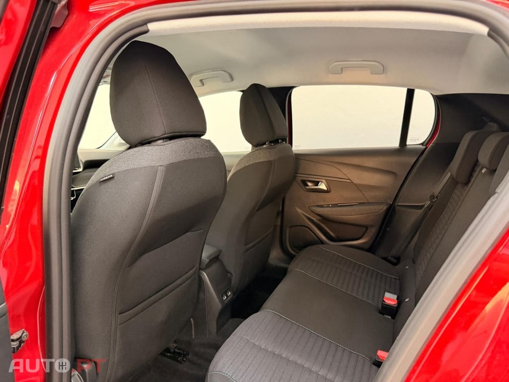 Peugeot E-208 50 kWh Style
