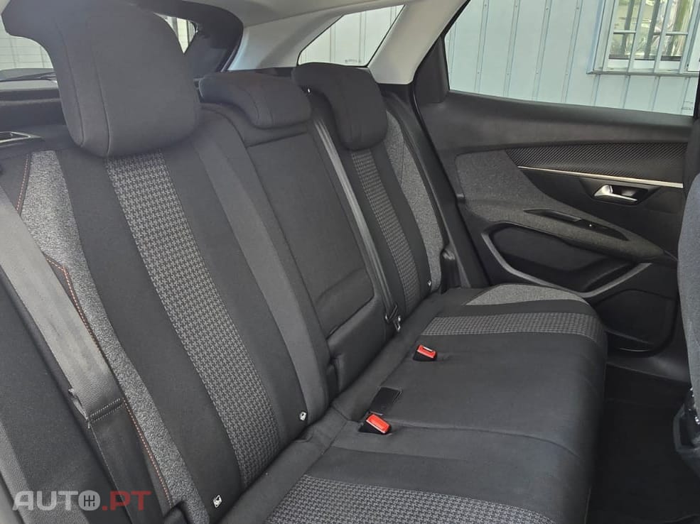 Peugeot 3008 1.5 BlueHDi Active Pack EAT8