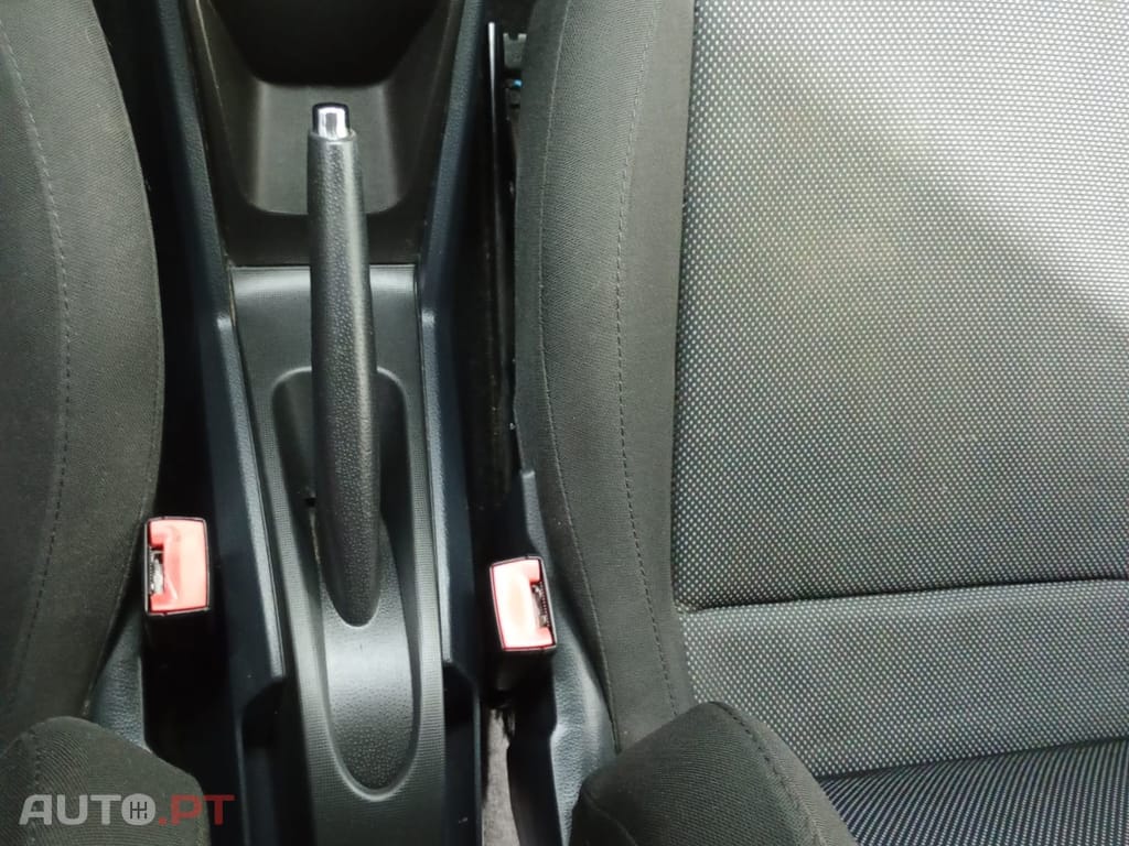 SEAT Ibiza 1.6 TDI Reference — fotografia 30