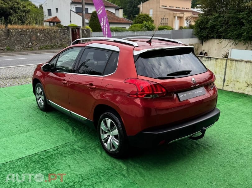 Peugeot 2008 1.2 PureTech Allure