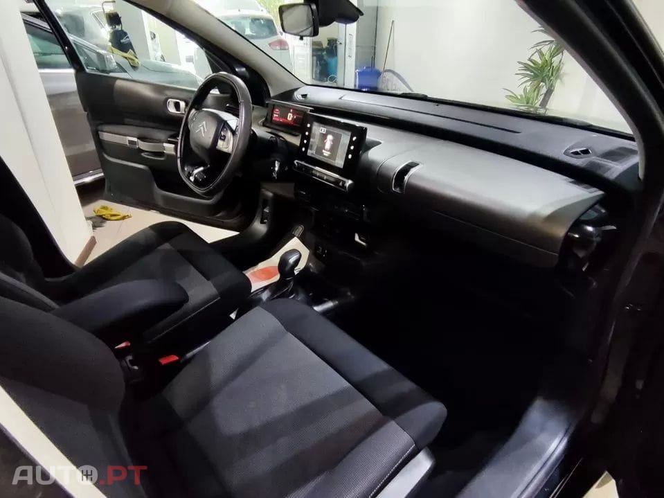 Citroen C4 Cactus 1.2 PureTech Shine EAT6