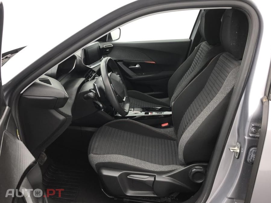 Peugeot 2008 1.2 PureTech Active Pack EAT8