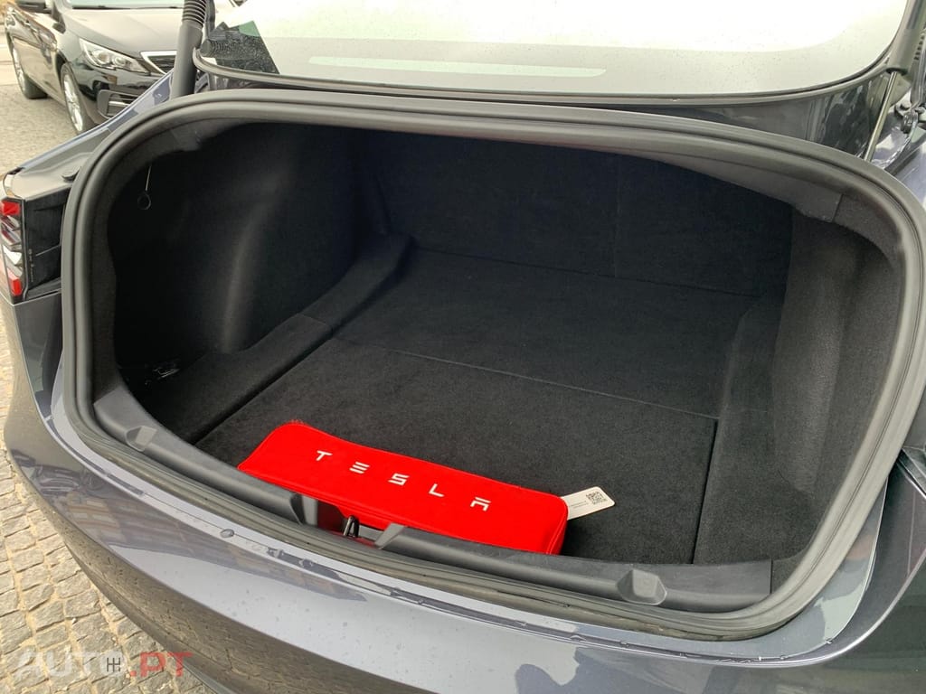 Tesla Model 3 Long-Range Dual Motor AWD
