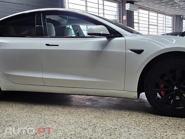 Tesla Model 3 Standard Range Plus RWD