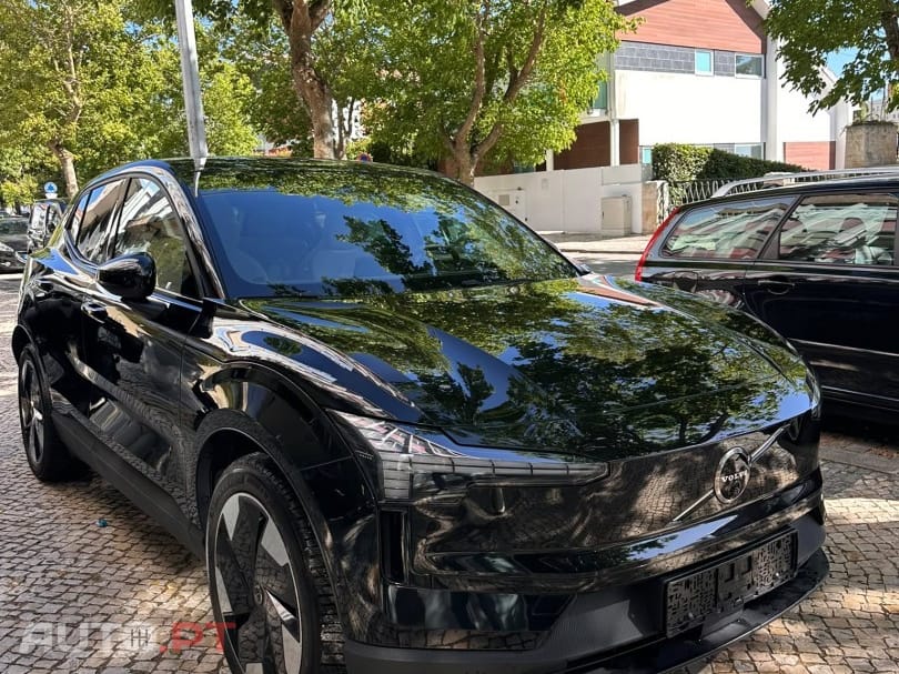 Volvo EX30 Twin Motor Performance AWD Black Edition Ultra