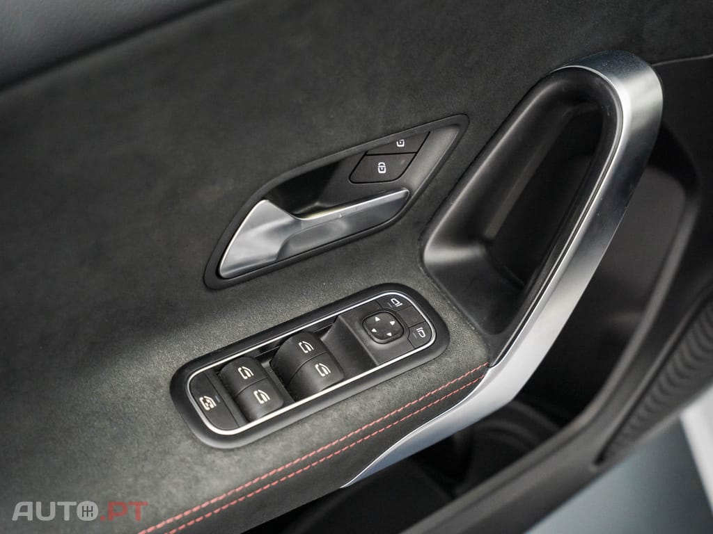 Mercedes-Benz A 180 d AMG Line
