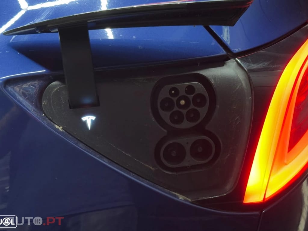 Tesla Model Y Performance Dual Motor AWD