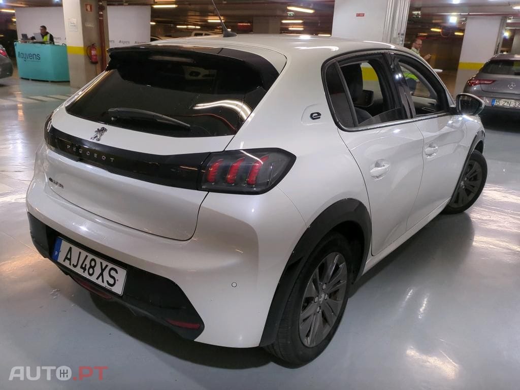Peugeot E-208 50 kWh Allure