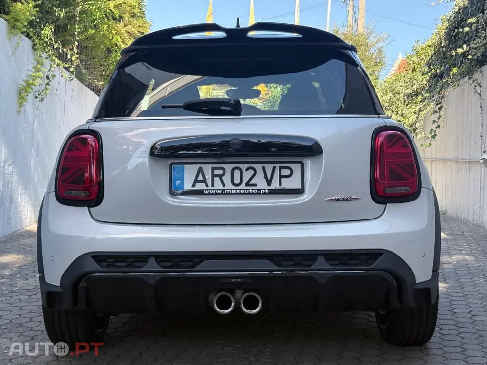 MINI Cooper John Cooper Works Auto Desportiva