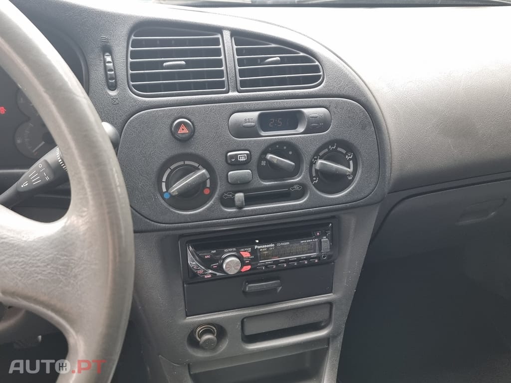 Mitsubishi Lancer 1.3 GLX
