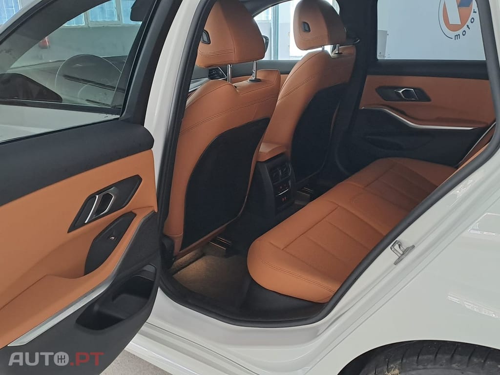 BMW 320 e Touring Pack Desportivo M Auto