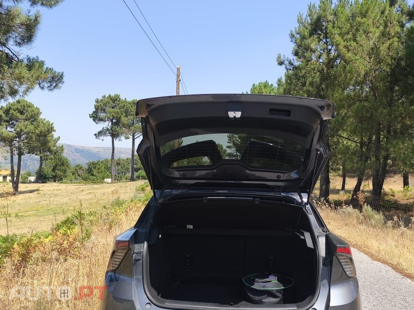 MG MG4 4 Luxury 64 kWh