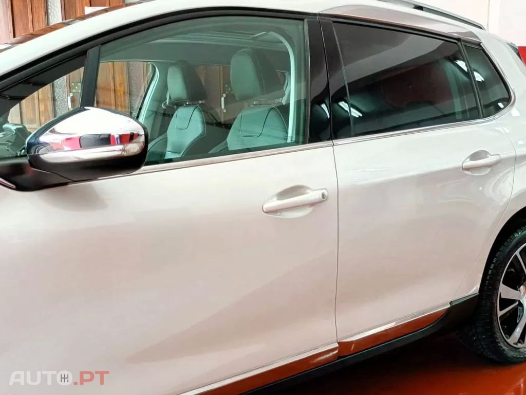 Peugeot 2008 1.2 PureTech Allure