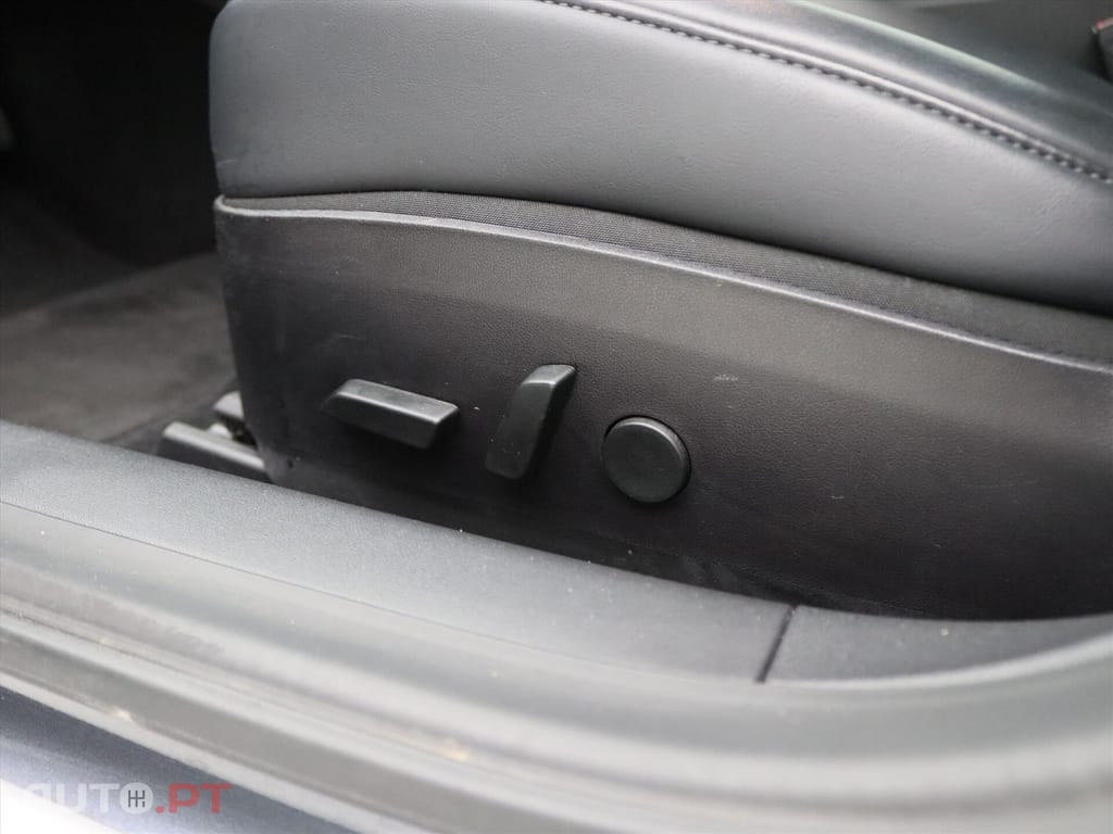 Tesla Model 3  Standard RWD Plus  AUTOPILOT