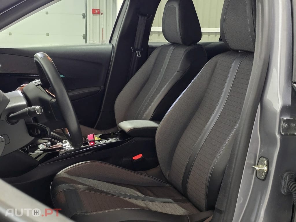 Peugeot E-208 50 kWh Allure