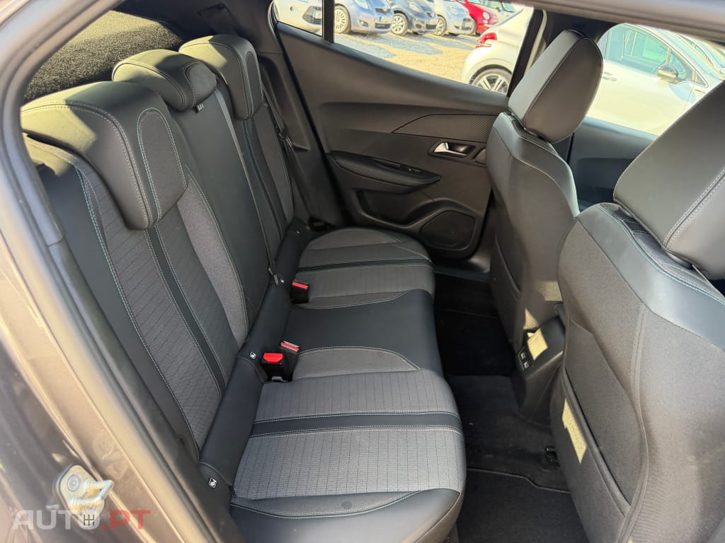 Peugeot 2008 PureTech 100 Allure