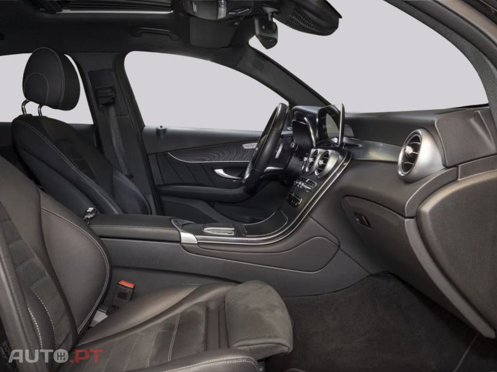 Mercedes-Benz GLC 300 I.V.A DEDUTIVEL de 4M AMG