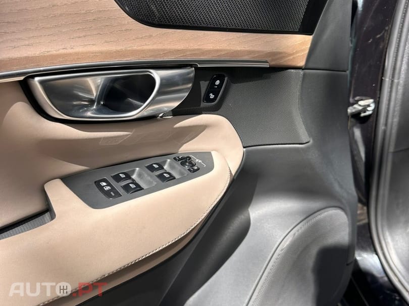 Volvo XC90 2.0 T8 PHEV Plus Dark AWD