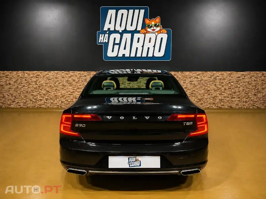 Volvo S90 2.0 T8 Momentum AWD Geartronic