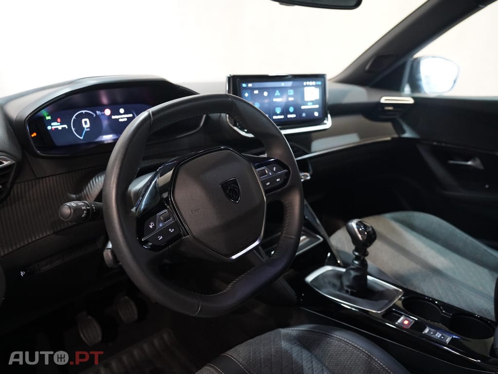 Peugeot 2008 1.2 PureTech Allure