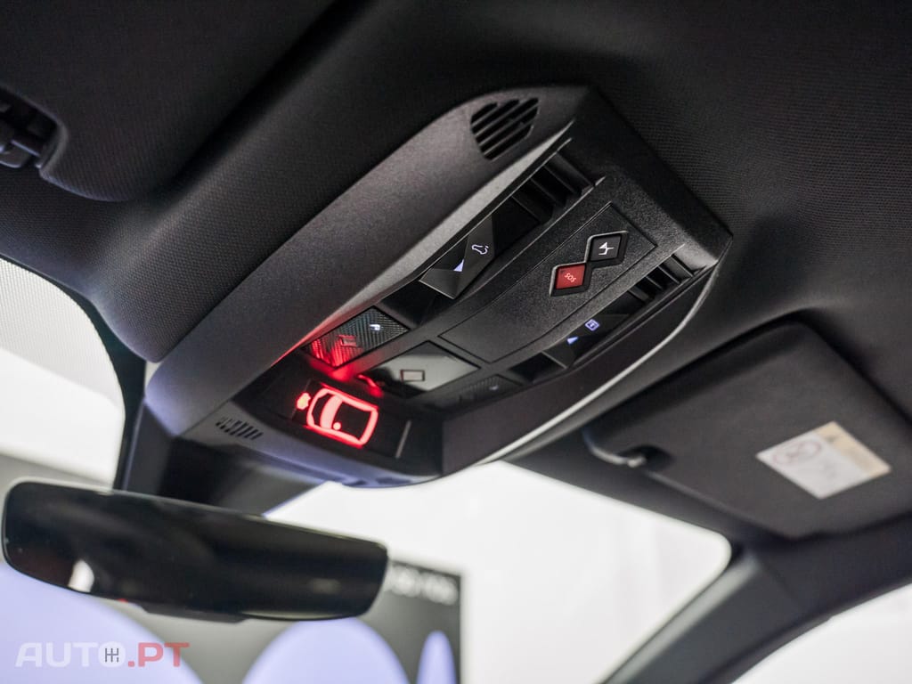 DS DS7 Crossback E-Tense Performance Line EAT8