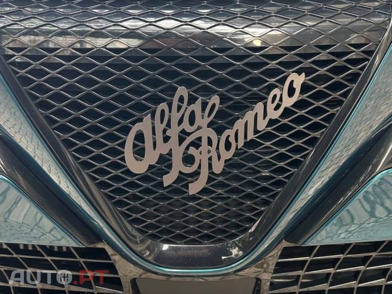 Alfa Romeo Junior 1.2 eDCT6