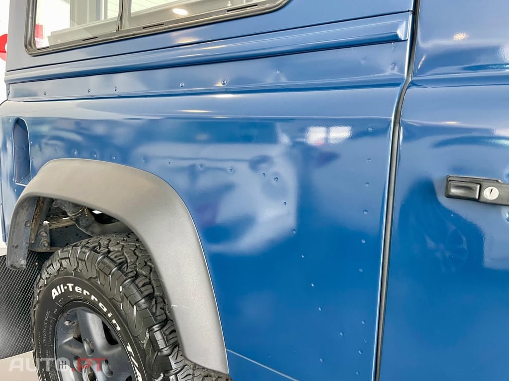 Land Rover Defender 90 2.5 TD5 Metal Top