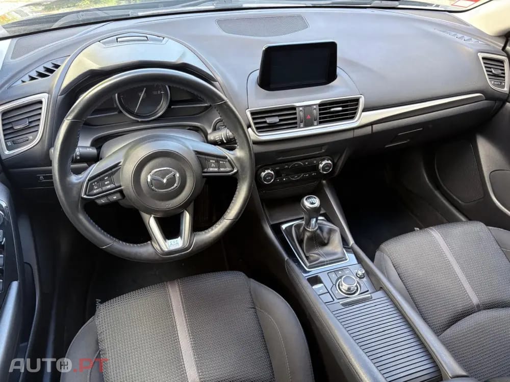 Mazda 3 1.5 Sky-G Evolve HS Navi