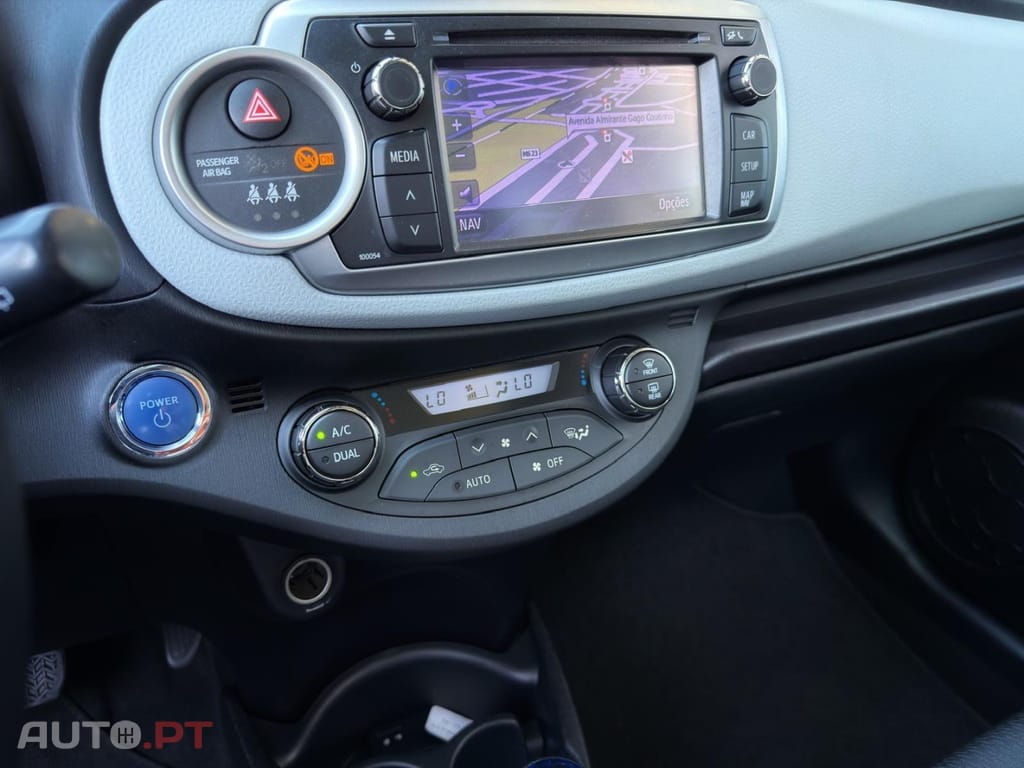 Toyota Yaris 1.5 HSD Comfort +P.Style+Navi
