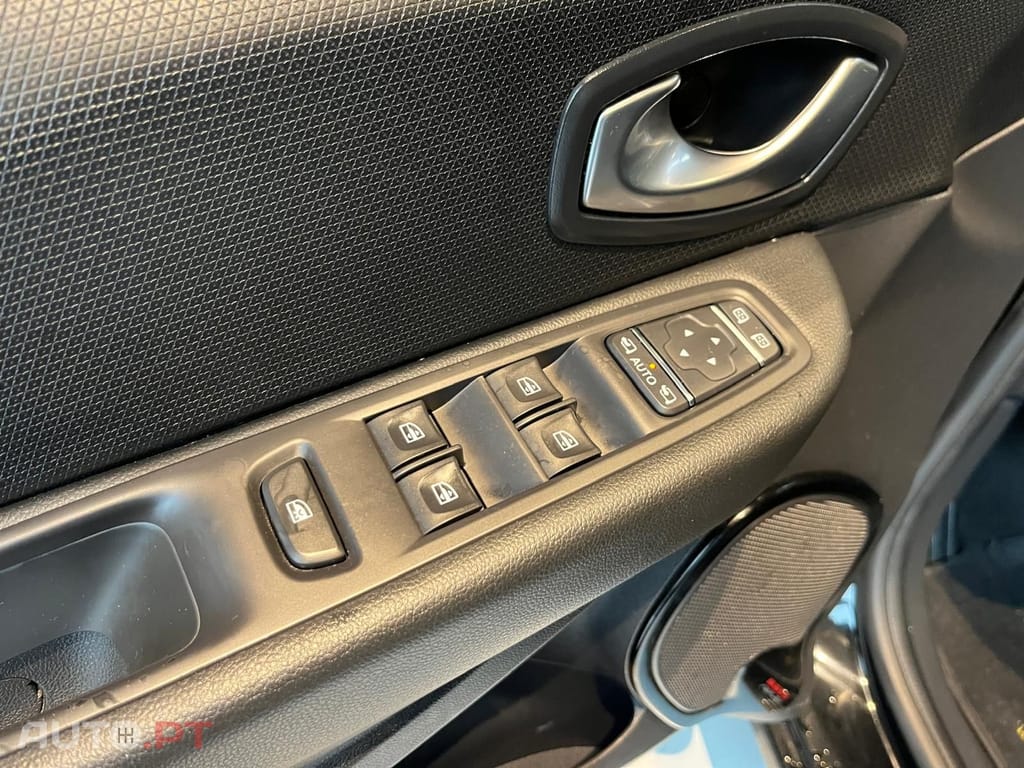 Renault Clio Sport Tourer Tce Limited 