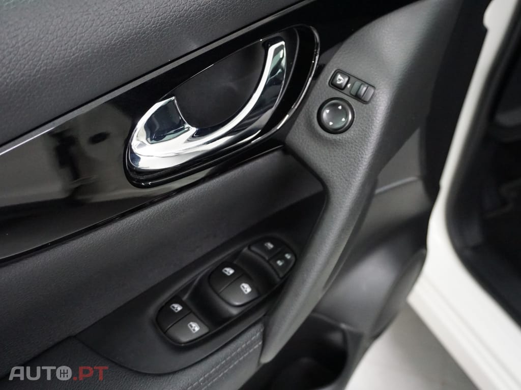 Nissan Qashqai 1.5 dCi N-Connecta J18