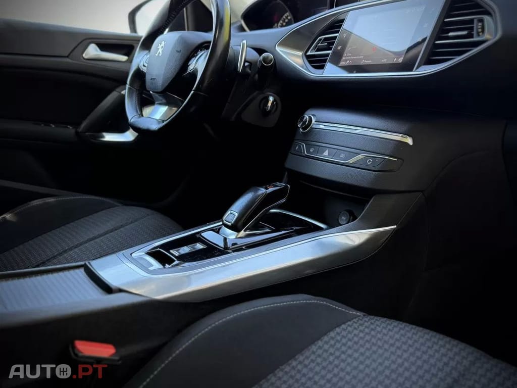 Peugeot 308 BlueHDi FAP 130 EAT8 Stop & Start Active Pack
