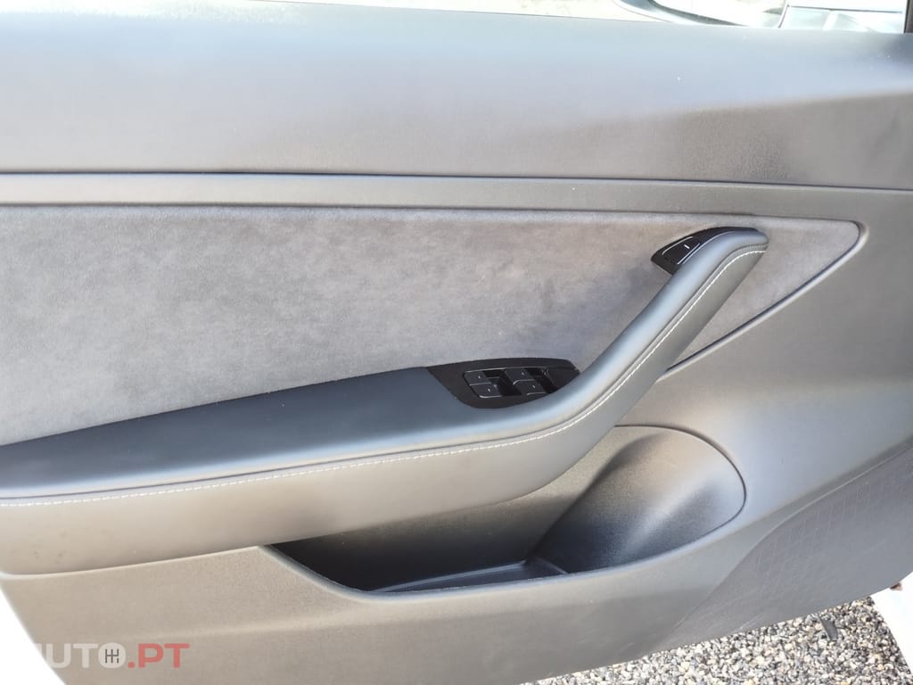 Tesla Model 3 Standard Range Plus RWD