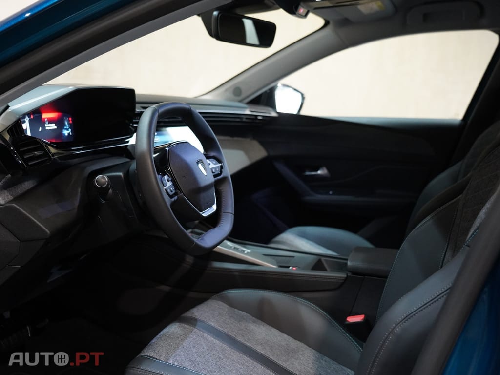 Peugeot 408 1.2 PureTech Allure EAT8