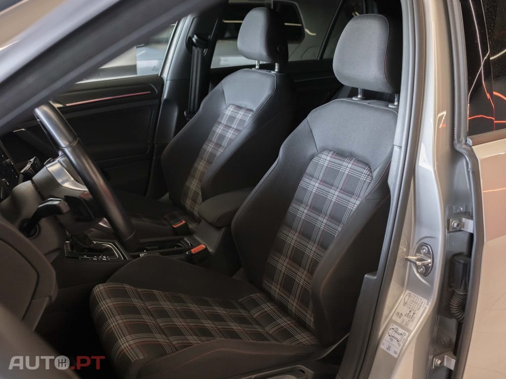 Volkswagen Golf 2.0 TSi GTi DSG Performance