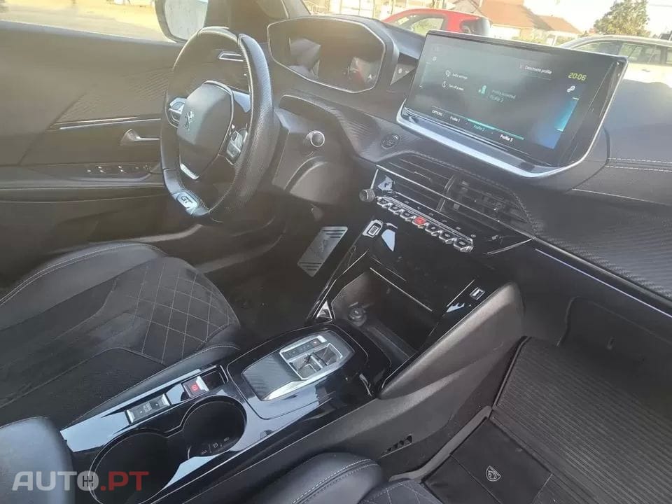 Peugeot E-2008 GT Pack