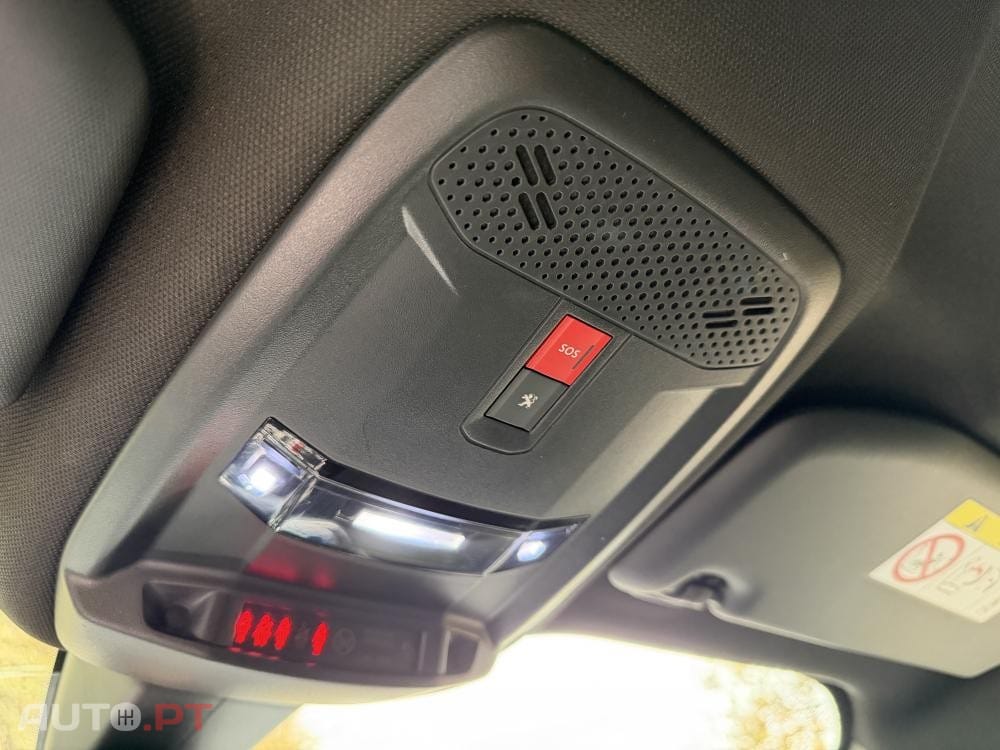 Peugeot E-2008 50 kWh GT