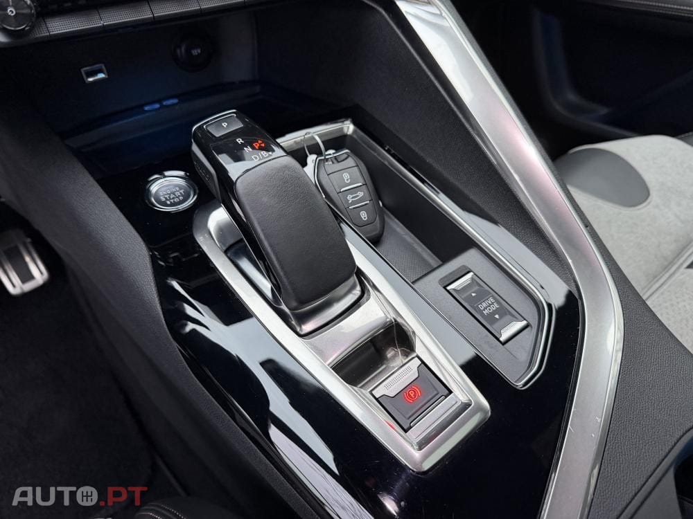 Peugeot 3008 1.6 Hybrid GT Pack e-EAT8